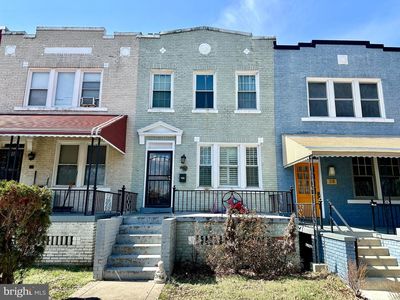 39 Sherman Cir NW, Washington, DC, 20011