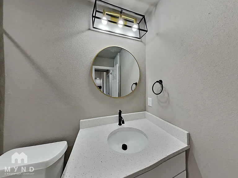 5401 Ashworth Ct — Photo 16