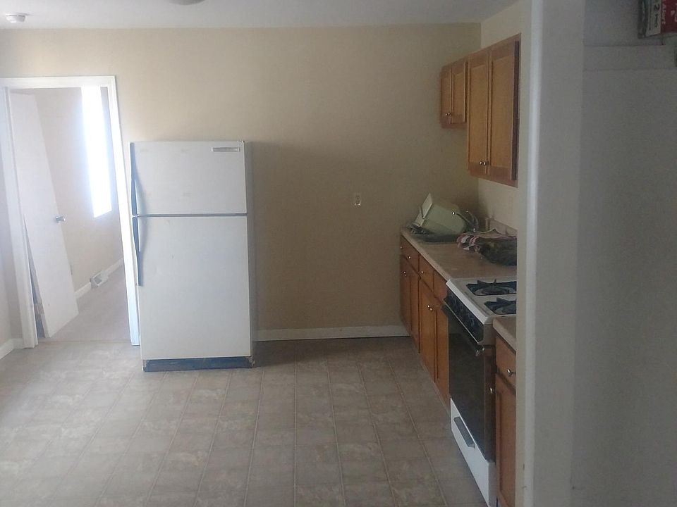 2nd image of 115 3rd St APT 2