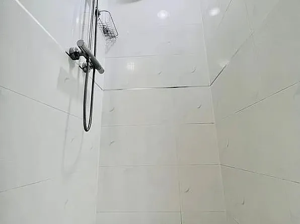 1753 East 12th Street image 4 of 9