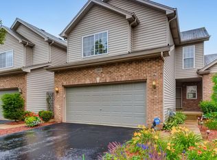 1303 Dancing Bear Ln, Elgin, IL 60120