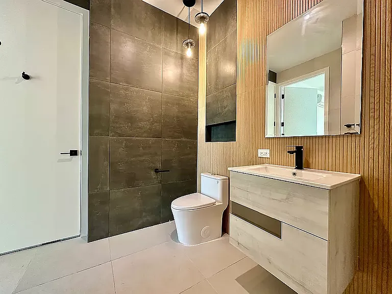 139 Frost St #4D — Photo 20