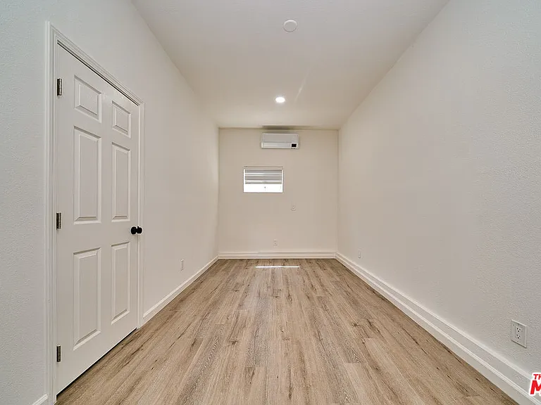 347 S Highland Ave — Photo 39
