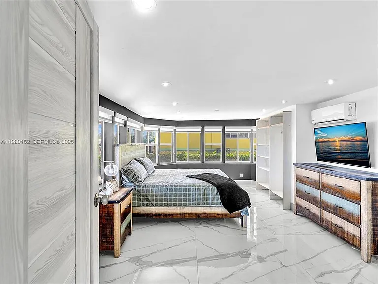 440 SE 8th Ave — Photo 33