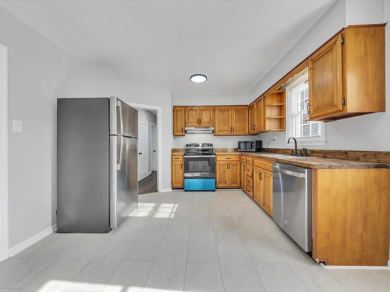 32 Upland Dr — Photo 10