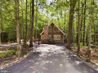 284 Wyalusing Dr, Pocono Lake, PA 18347