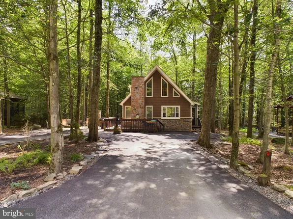 284 Wyalusing Dr, Pocono Lake, PA 18347