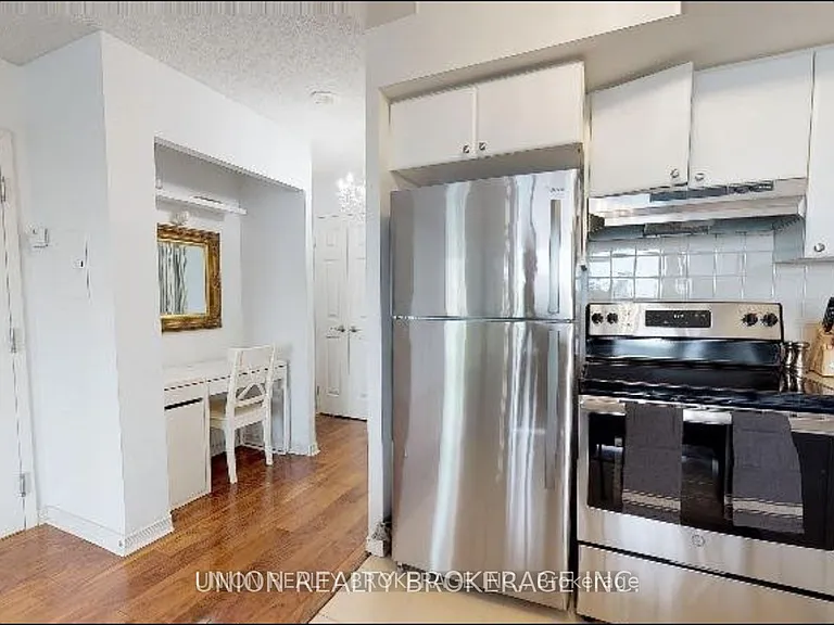 230 King St E #1703 — Photo 6