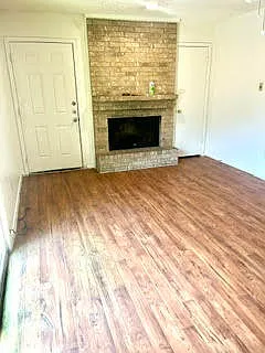 2305 Rising Sun Cv #B — Photo 2