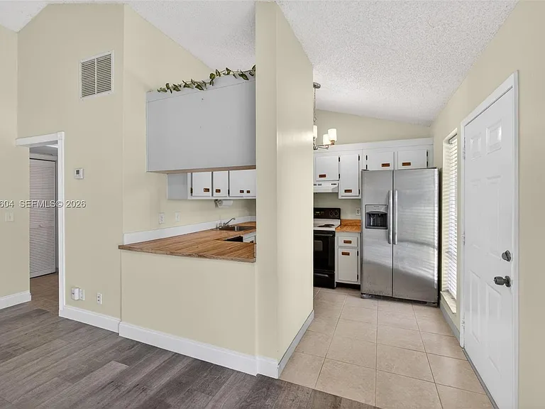 1954 Windsor Dr #1954 — Photo 13