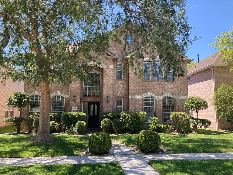 630 Waterview Dr — Photo 2