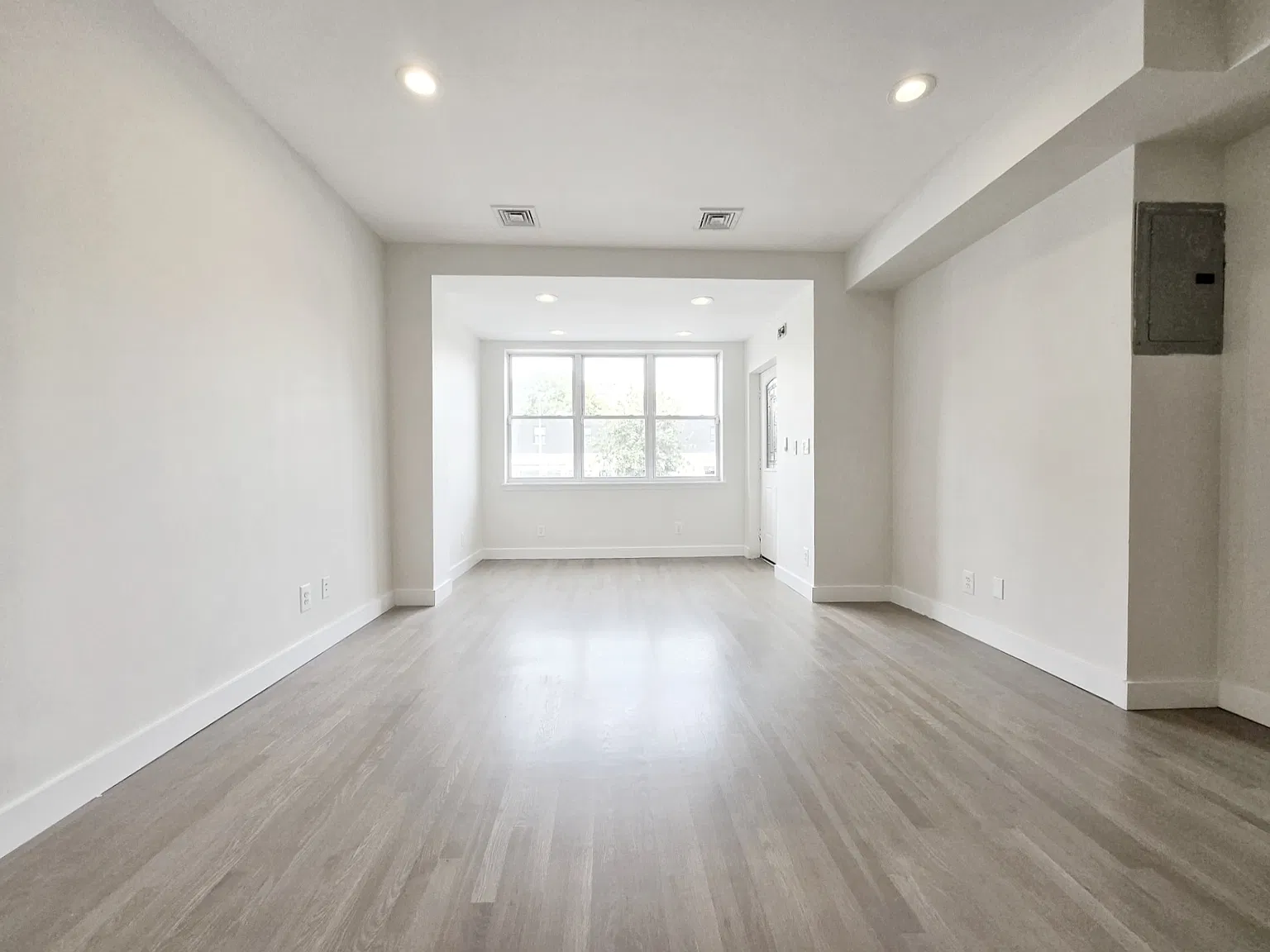 30-14 31st Avenue — Photo 2