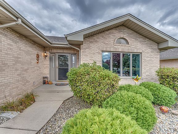 2nd image of 17635 Kimberly Ln #17635