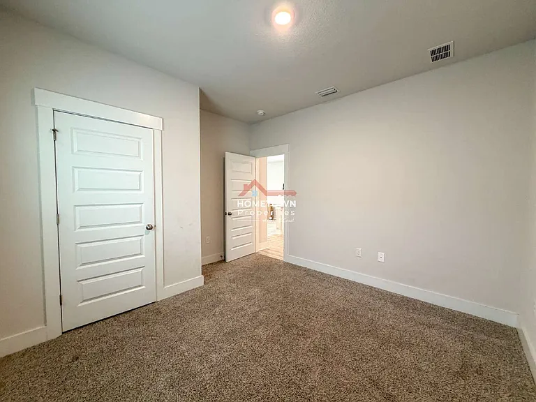 9899 Starling Dr — Photo 16