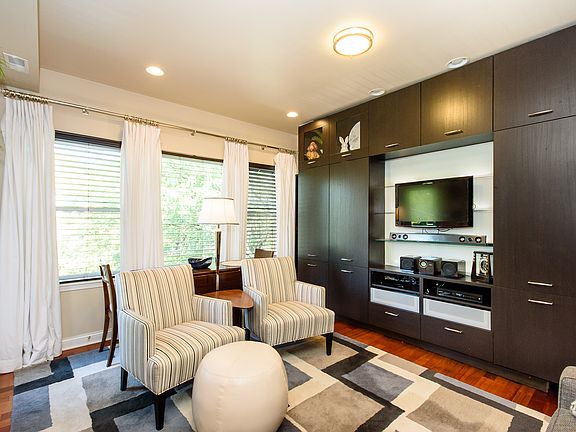 4th image of 3507 W Wilson Ave APT 3