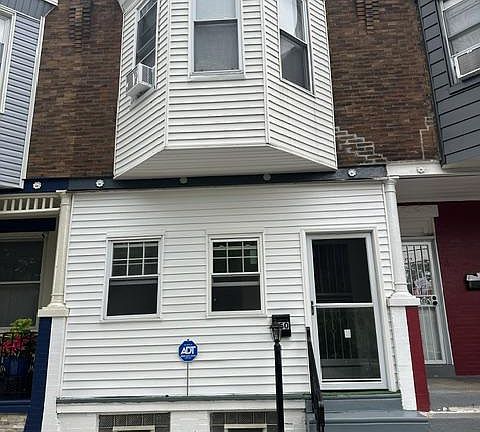 4th image of 250 N Peach St