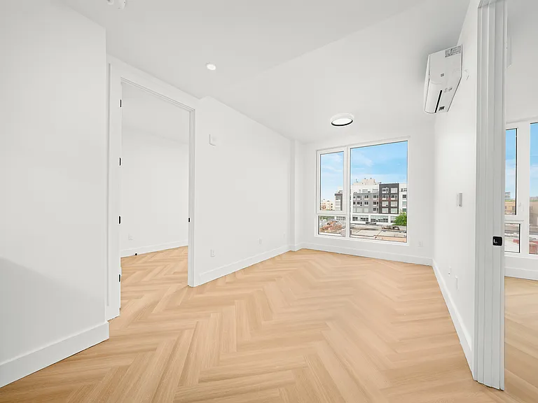 34-16 38th St #1406 — Photo 5