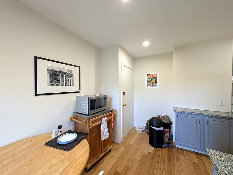 19 Cameron Ave #4 — Photo 2