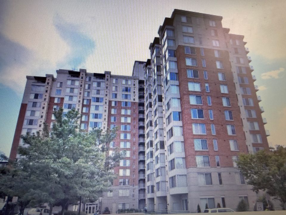 1st image of 2726 Gallows Rd APT 915