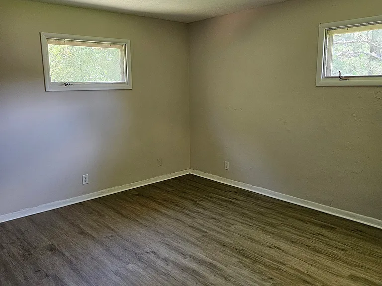 729 Maxanna Dr — Photo 6