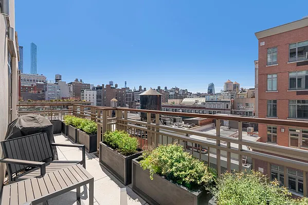 Sold by Nest Seekers International | media 11
