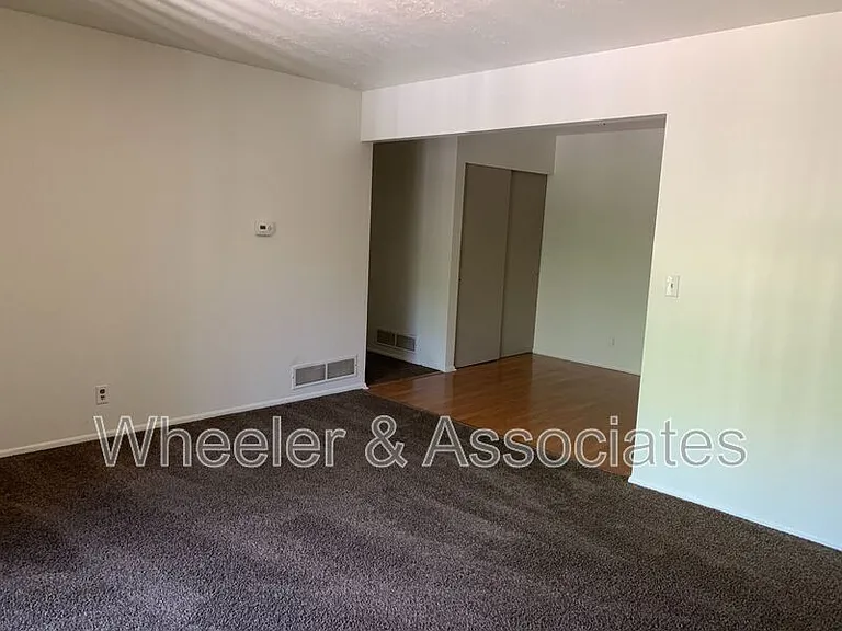 2650 Jefferson Ave #12 — Photo 10