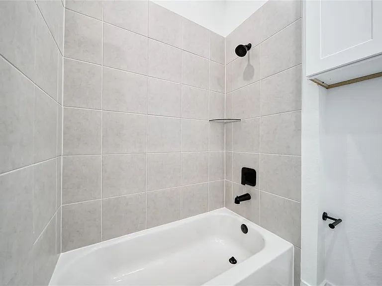 8107 Calhoun Rd — Photo 12