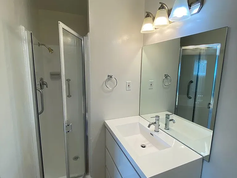 1489 S Canfield Ave — Photo 14