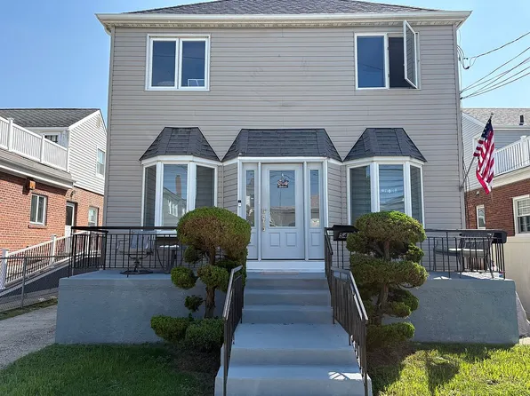542 Beach 129th St, Belle Harbor, NY 11694
