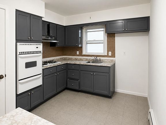 3rd image of 351 New York Ave #3