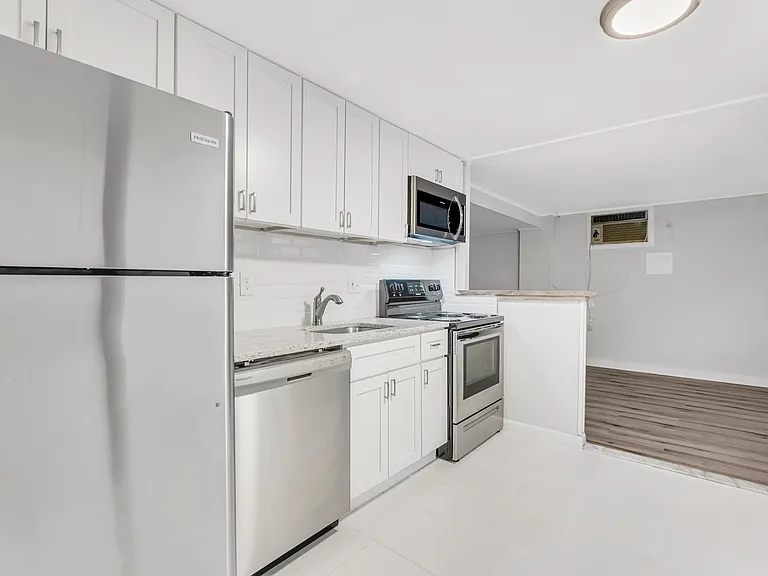 520 N Garfield St #1 — Photo 2