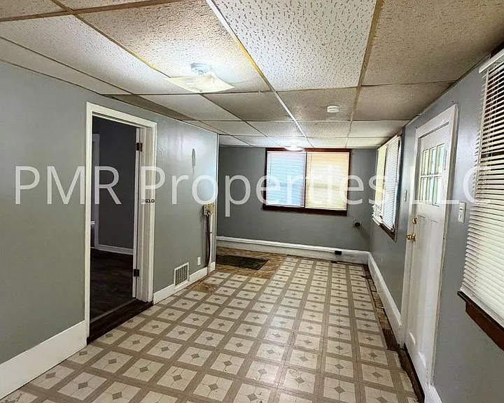 2201 S 11th St — Photo 3