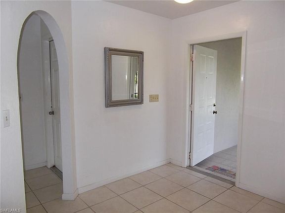 4th image of 523 Jackson Ave