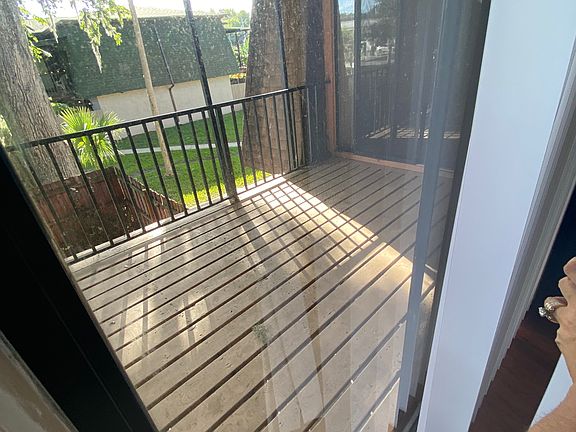4th image of 2 Springwood Sq