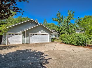 6483 Creekside St, Redding, CA 96001