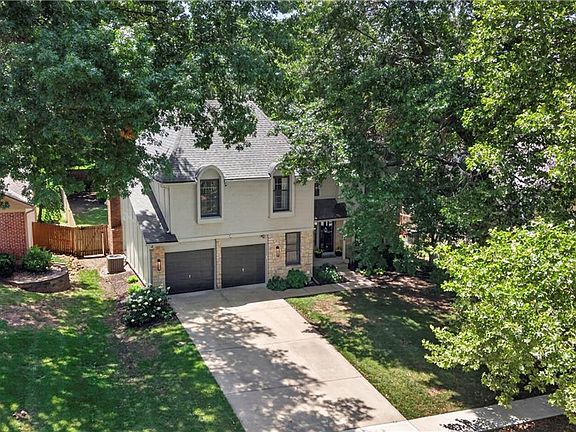 3rd image of 11434 Grant Dr