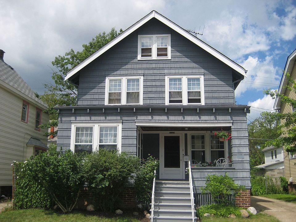Welcome to 1570 Olivewood!