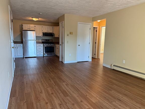 4th image of 11 Kenmar Dr Unit 10