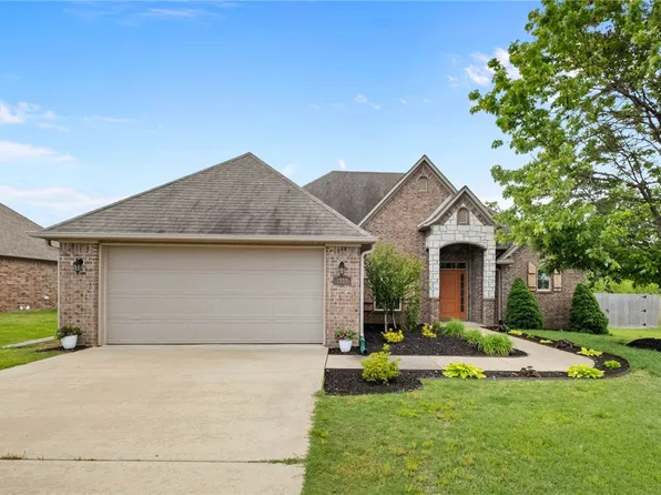 3909 SW Flatrock Ave, Bentonville, AR 72713