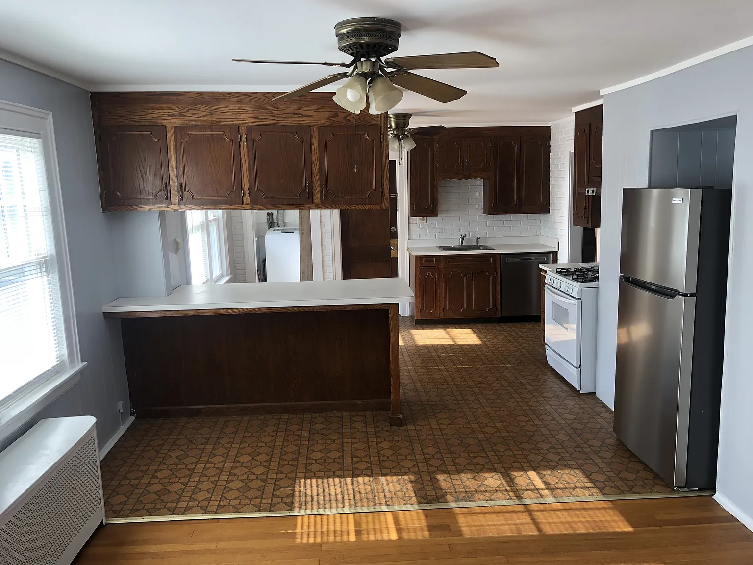 3 bed, 1.5 bath, 1700 sqft, $2,500 — Photo 3