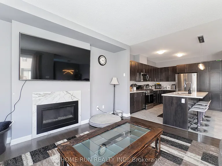 282 Nelson St E — Photo 16