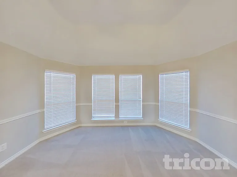 1217 Glencoe Dr — Photo 8