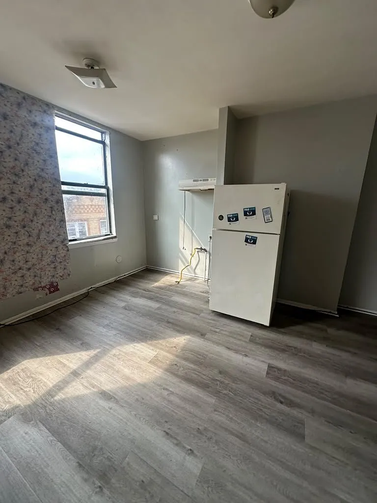 1 bed, 1.0 bath, $2,300 — Photo 2