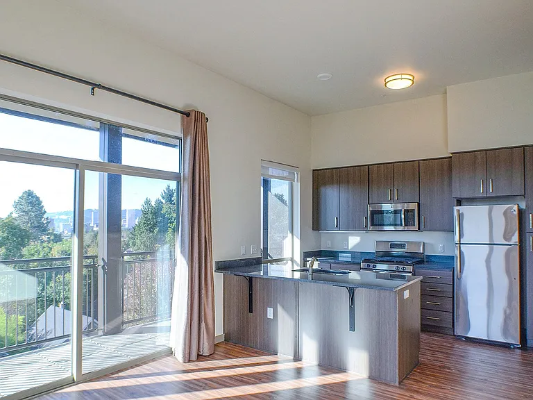 2621 NE 7th Ave — Photo 4