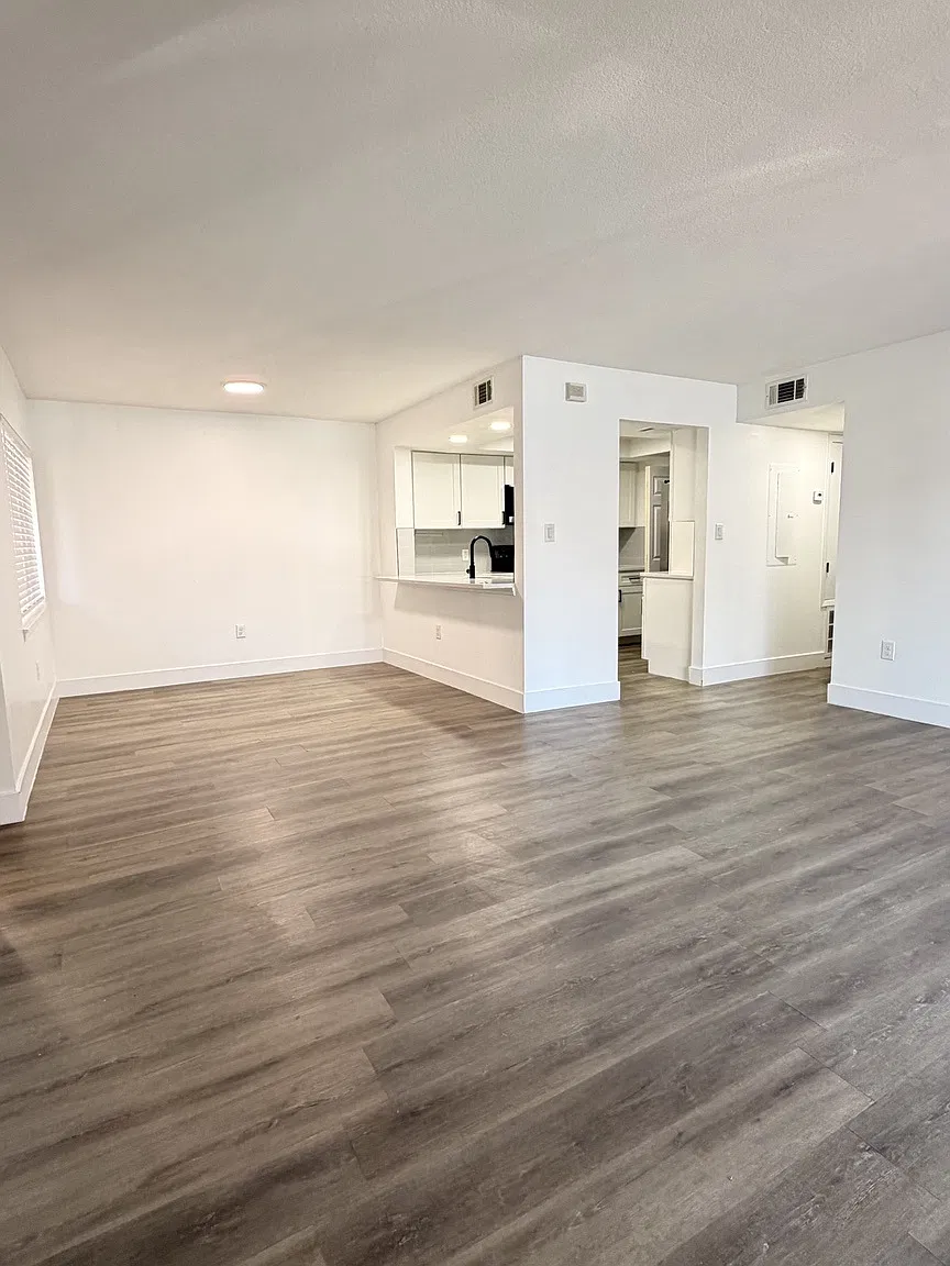 2 bed, 1132 sqft, $1,750 — Photo 2