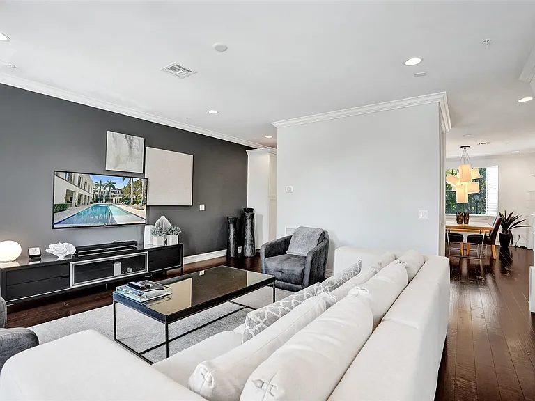 381 E Cannery Row Cir — Photo 8