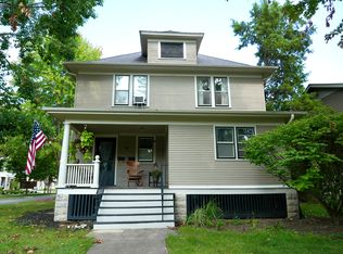28 N Wright St #2, Naperville, IL 60540