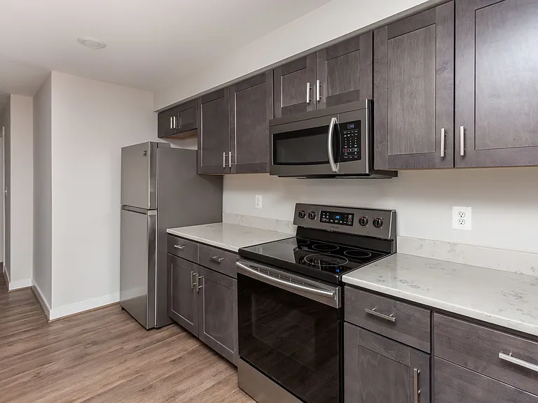 815 Park Ave — Photo 35