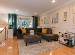 2380 Hunters Square Ct, Reston, VA 20191