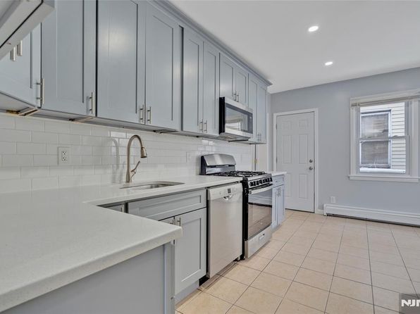 jersey-city-new-jersey-38908474 picture